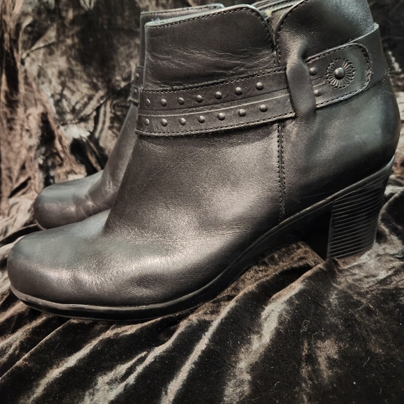 Clarks leather ankle boots - Picture 4 of 8